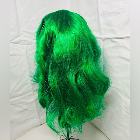 Green Synthetic Wig - Picture 2 of 6